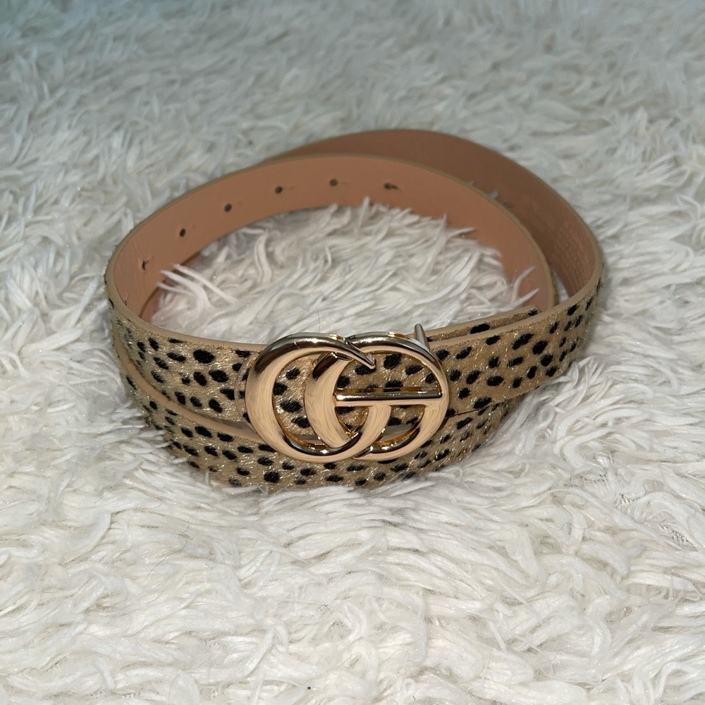Leopard print belt with gold buckle